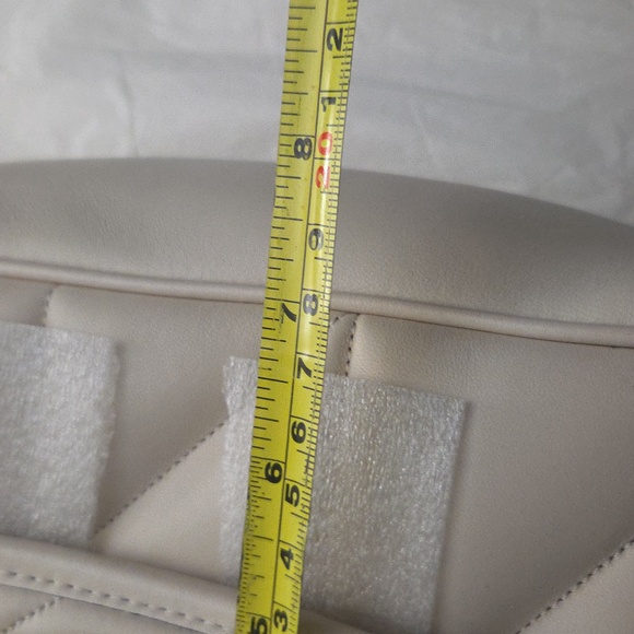 Coach Pillow Madison - Picture 15 of 16